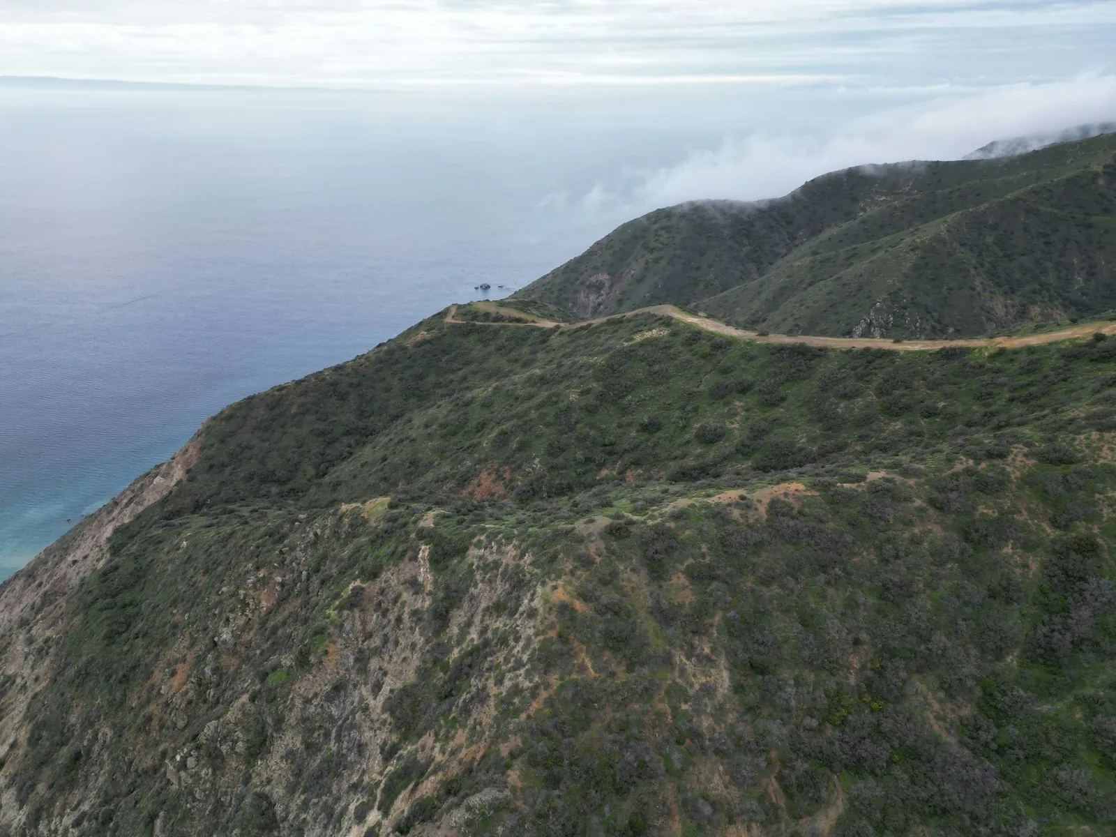 Trans-Catalina ridge trail above the coast
