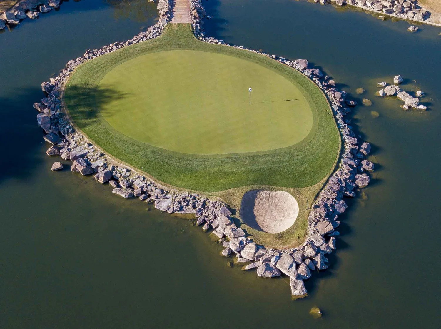 The island-green 17th at PGA West Stadium